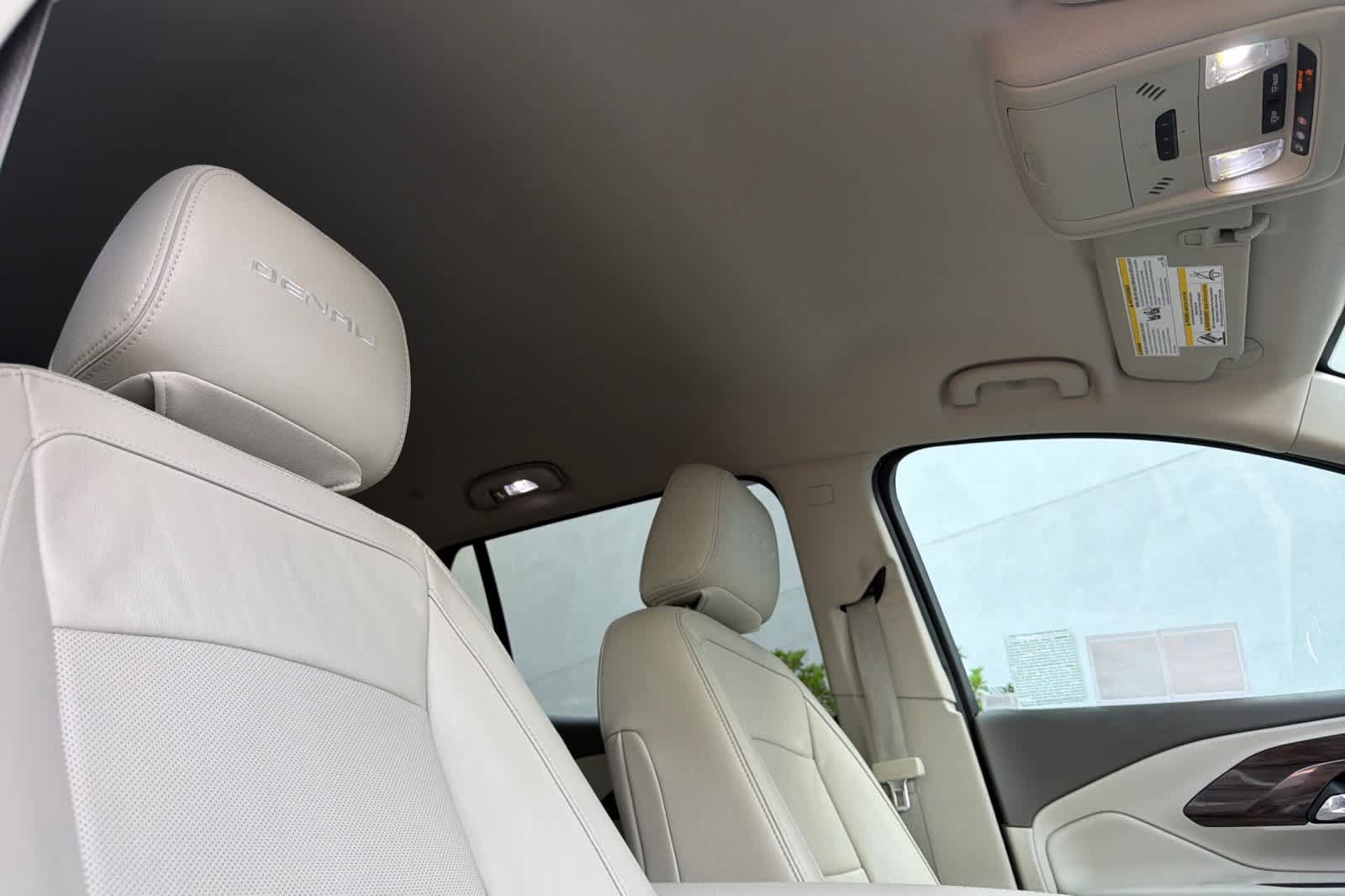 Used 2020 GMC Terrain Denali w/ Denali Premium Package FWD image 18