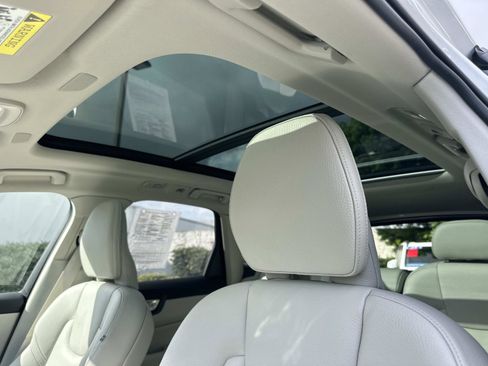 Certified 2025 Volvo XC60 T8 Plus w/ Protection Package Premier image 35