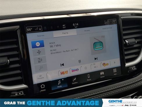 New 2026 Chrysler Pacifica Select image 17