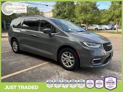 Used 2022 Chrysler Pacifica Touring-L