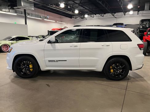 Used 2018 Jeep Grand Cherokee Trackhawk AWD/4WD image 6