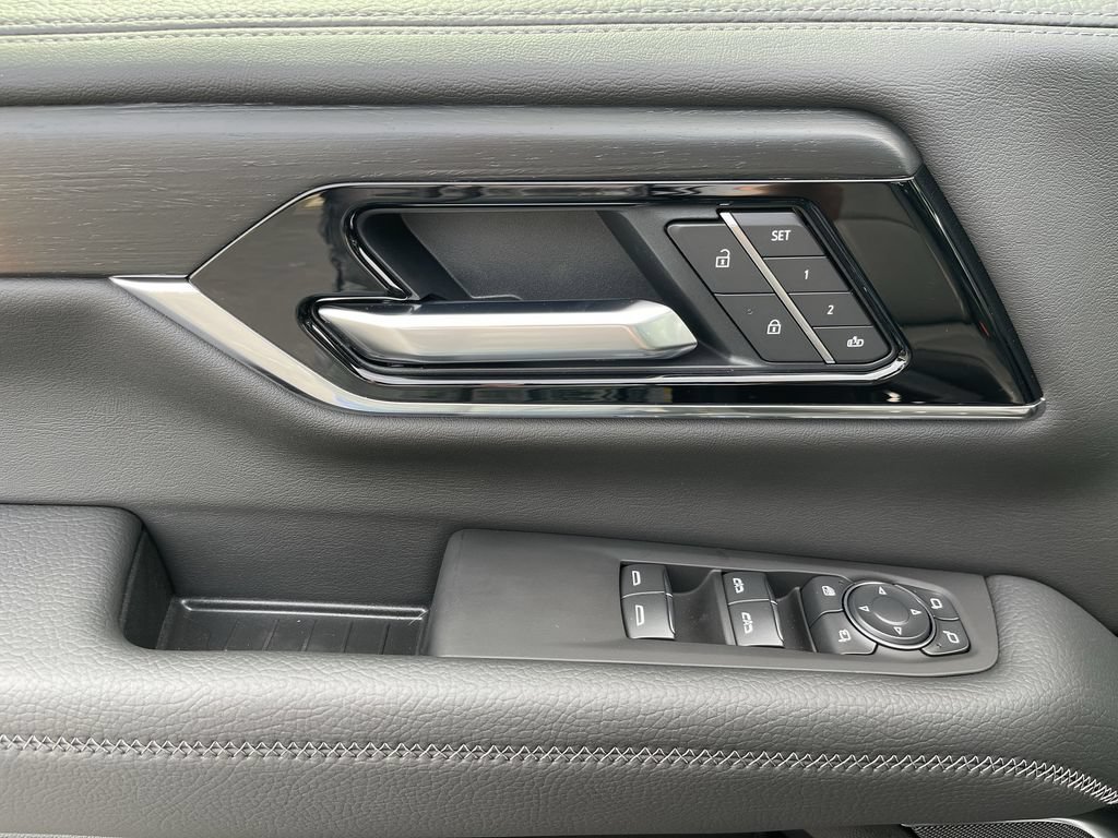 New 2026 GMC Yukon Denali w/ Advanced Technology Package AWD/4WD image 24
