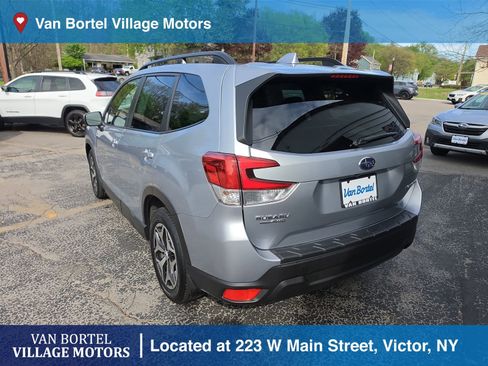 Used 2021 Subaru Forester Premium AWD/4WD image 7