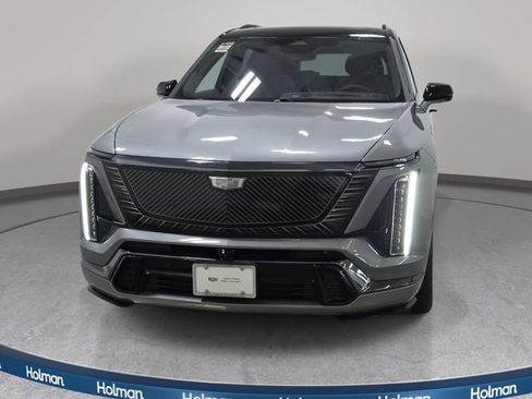 Used 2026 Cadillac Vistiq Platinum w/ LPO, Floor Liner Package AWD/4WD image 3