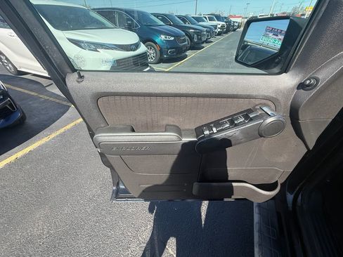 Used 2010 Ford Explorer Sport Trac XLT image 11