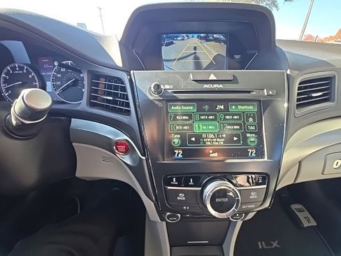 Used 2017 Acura ILX image 25
