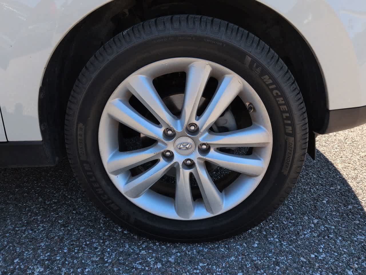 Used 2011 Hyundai Tucson Limited FWD image 11