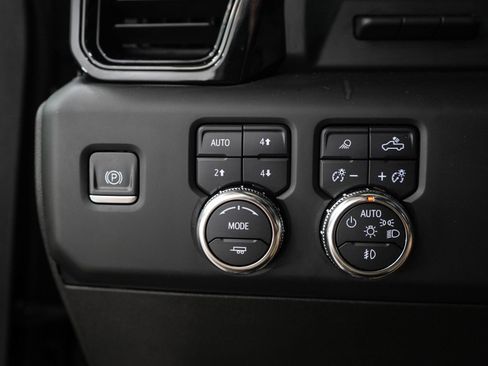 Used 2023 GMC Sierra 1500 AT4 w/ AT4 Premium Package AWD/4WD image 28