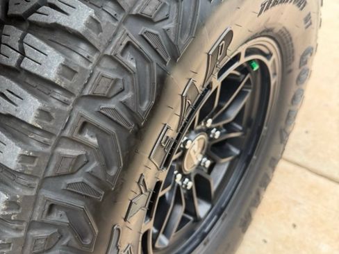 Used 2013 Ford F150 Raptor w/ Luxury Equipment Group AWD/4WD image 6
