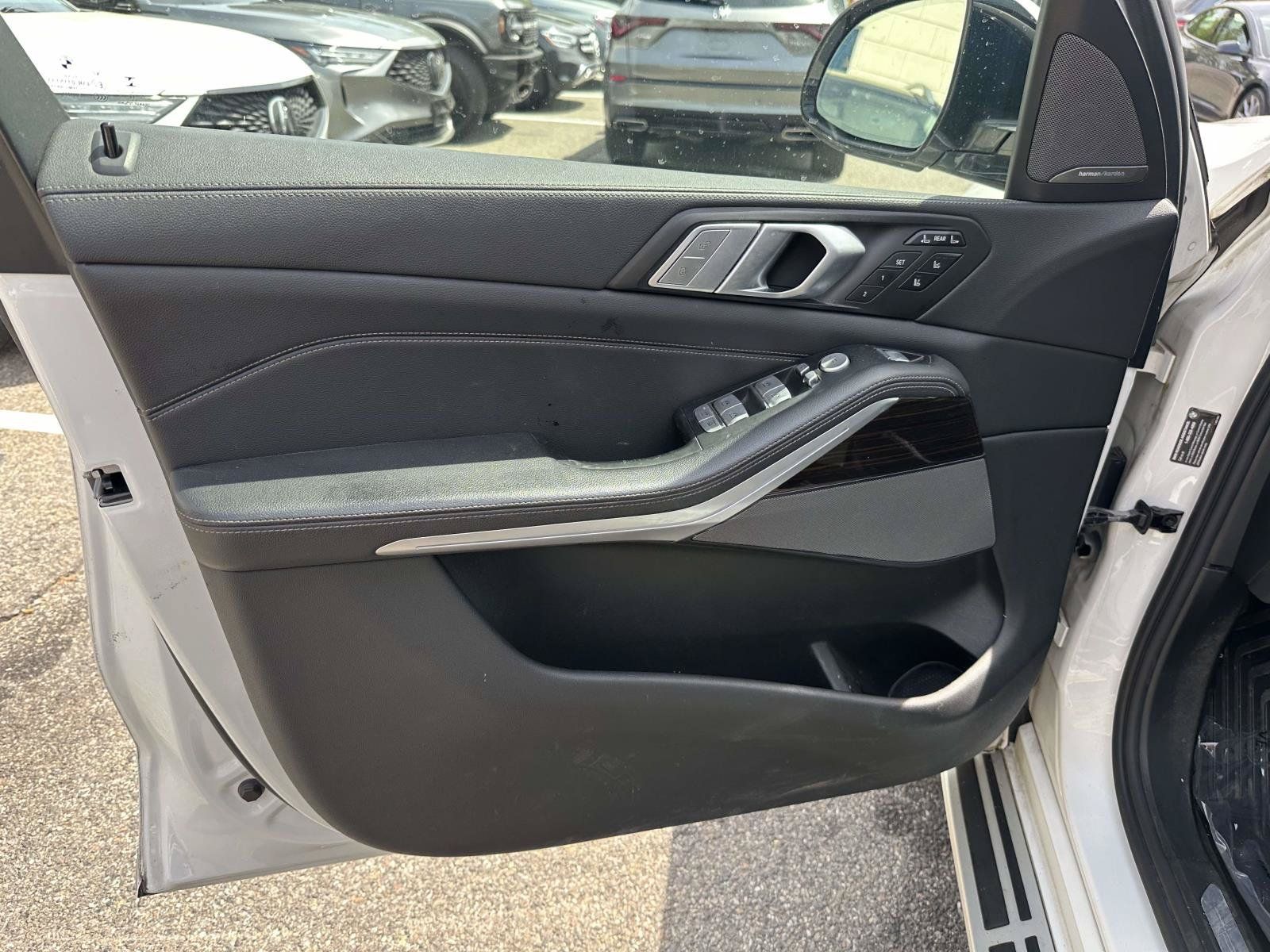 Used 2019 BMW X7 xDrive40i w/ Premium Package AWD/4WD image 12