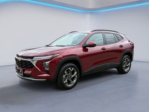 Used 2024 Chevrolet Trax LT w/ Driver Confidence Package image 35