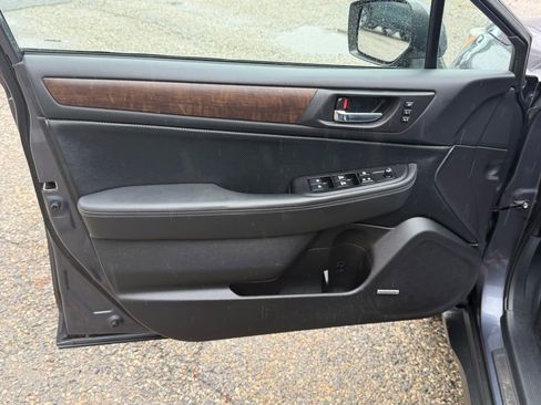 Used 2015 Subaru Outback 3.6R Limited image 12