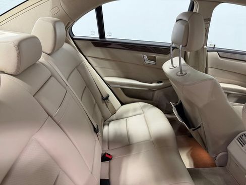 Used 2014 Mercedes-Benz E 350 4MATIC Sedan image 37