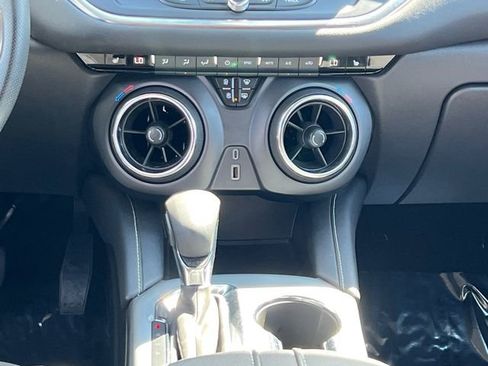 Used 2025 Chevrolet Blazer LT image 17