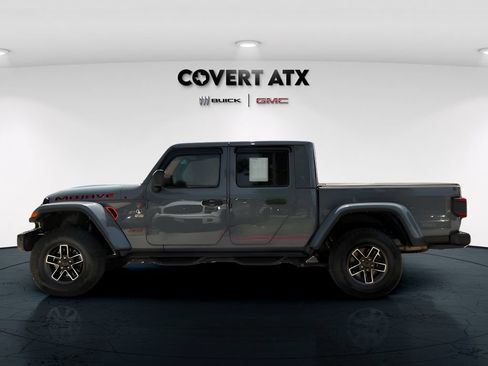 Used 2024 Jeep Gladiator Mojave AWD/4WD image 2