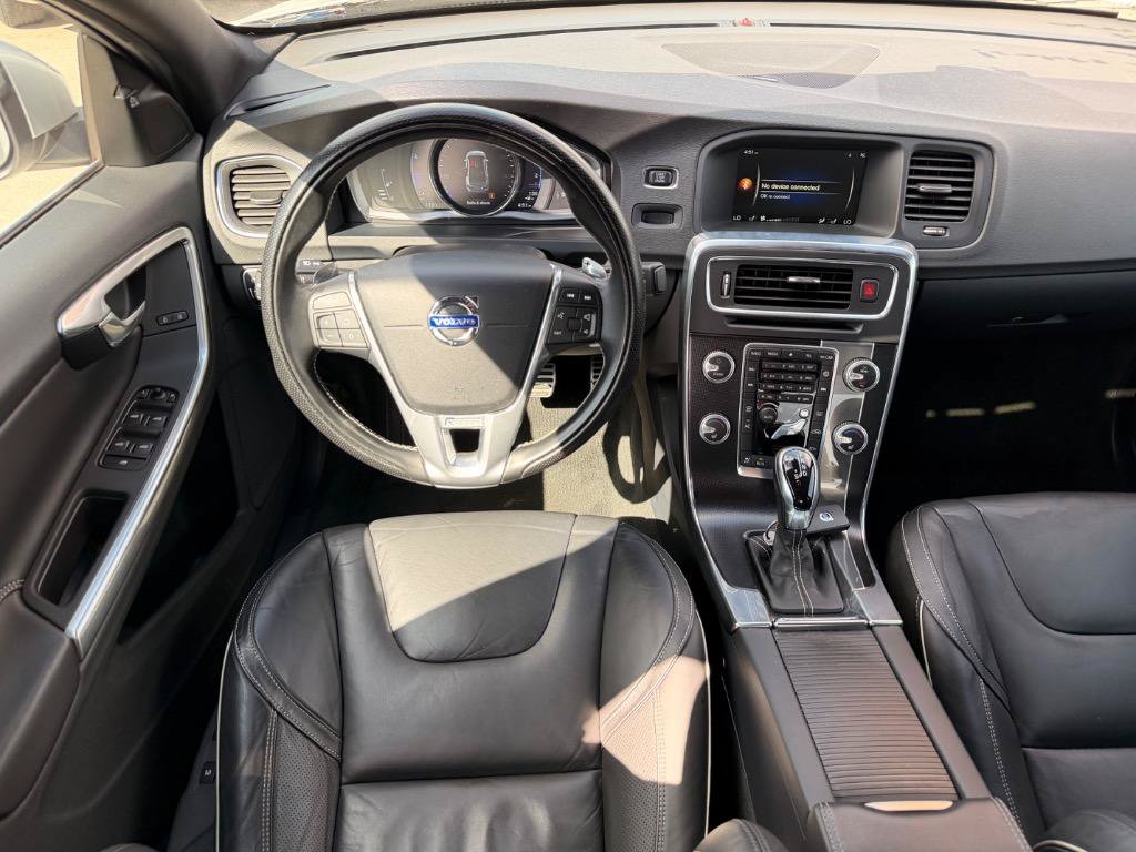 Used 2016 Volvo S60 T5 R-Design FWD image 3