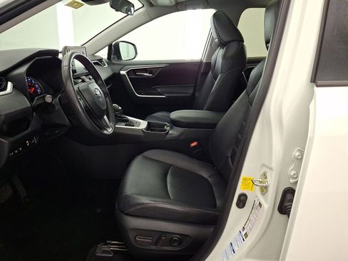 Certified 2020 Toyota RAV4 XLE Premium AWD/4WD image 3