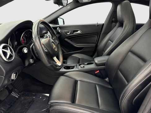 Used 2018 Mercedes-Benz CLA 250 image 17