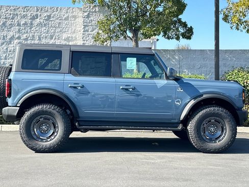 New 2025 Ford Bronco Outer Banks w/ Sasquatch Package image 3