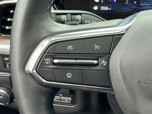 Used 2025 Chevrolet Suburban LT w/ Comfort Package image 25