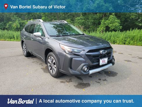 Certified 2025 Subaru Outback Touring AWD/4WD image 7