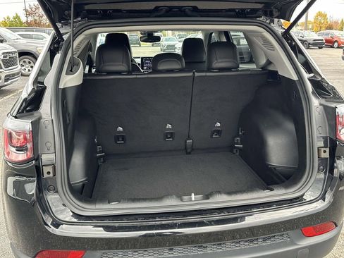 Used 2022 Jeep Compass Latitude w/ Convenience Group image 11