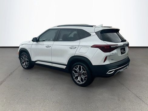 Certified 2023 Kia Seltos SX w/ SX Sunroof Package AWD/4WD image 5