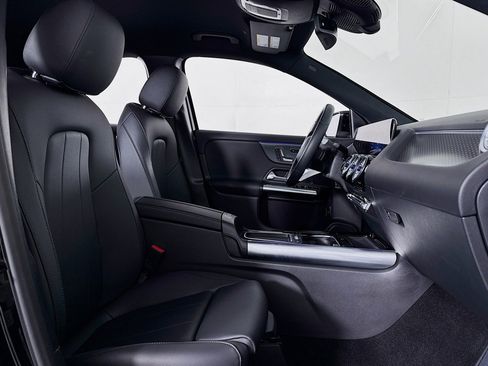 Certified 2025 Mercedes-Benz GLA 250 image 7