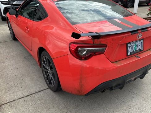Certified 2017 Toyota 86 860 Special Edition RWD image 4