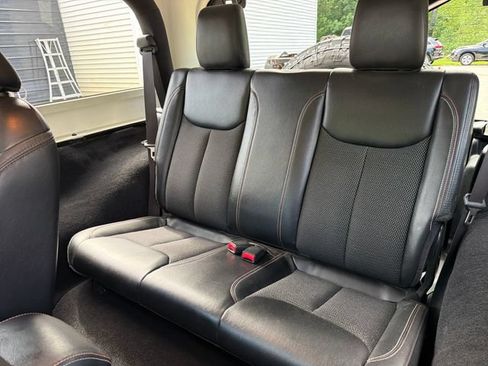 Used 2017 Jeep Wrangler Sahara AWD/4WD image 22