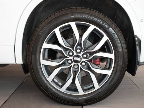 Used 2023 Cadillac XT6 Sport w/ Technology Package AWD/4WD image 9