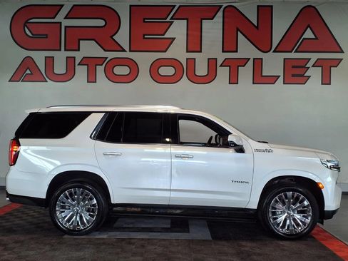Used 2021 Chevrolet Tahoe High Country w/ Premium Package AWD/4WD image 1