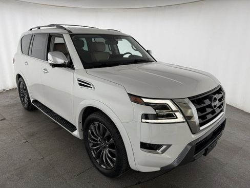 Used 2023 Nissan Armada Platinum w/ Captain's Chairs Package RWD image 3