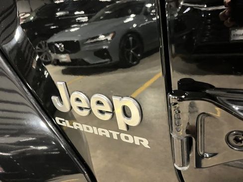 Used 2021 Jeep Gladiator Overland image 30