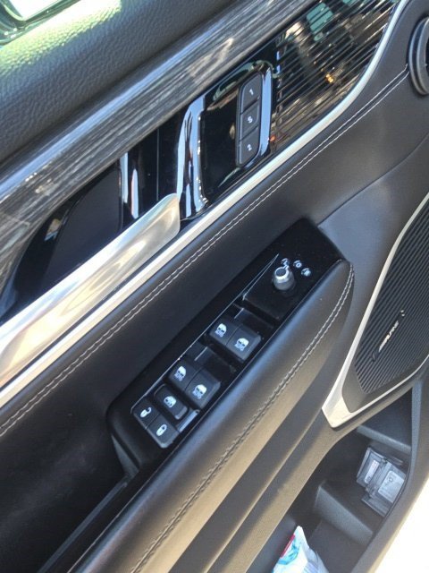 Used 2022 Jeep Wagoneer Series II w/ Convenience Group I AWD/4WD image 6