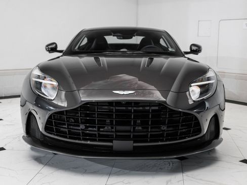 Used 2025 Aston Martin DB12 Coupe image 7