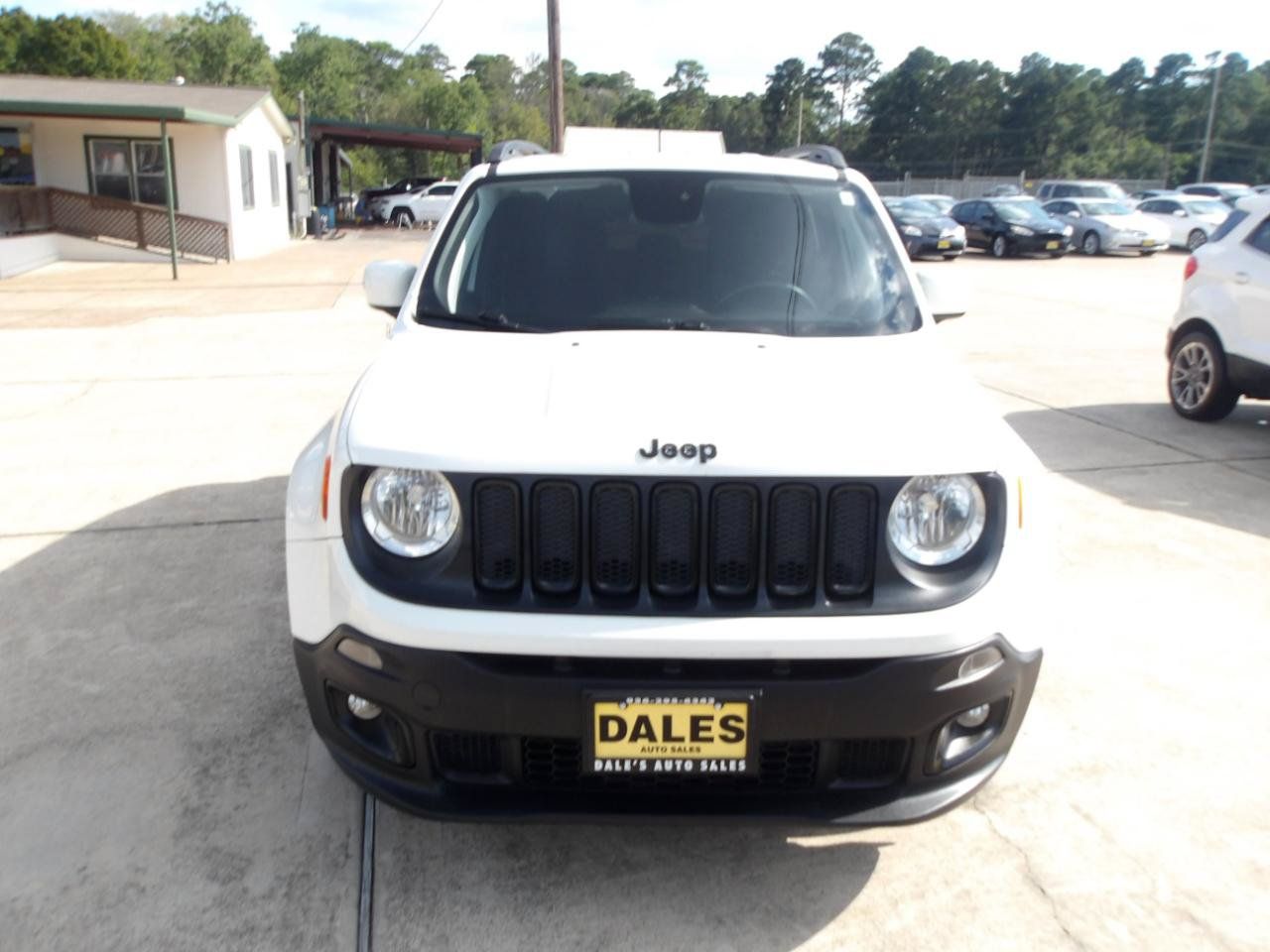Used 2018 Jeep Renegade Altitude FWD image 3