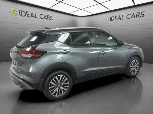 Used 2022 Nissan Kicks SV FWD image 5