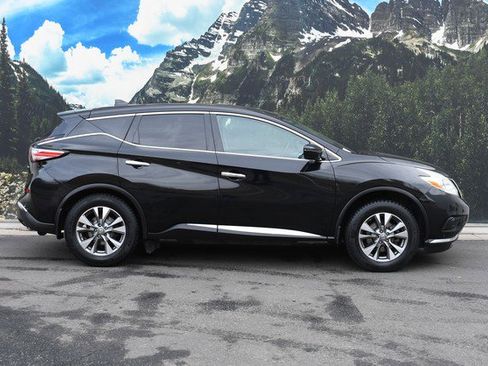 Used 2017 Nissan Murano S image 2