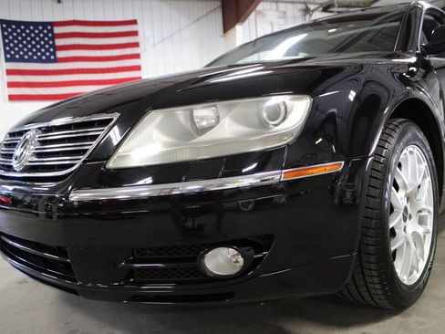Used 2004 Volkswagen Phaeton V8 AWD/4WD image 10