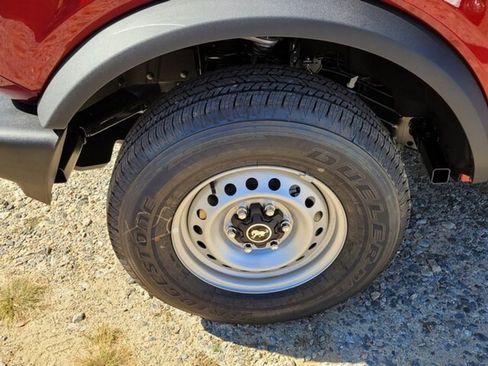 New 2025 Ford Bronco Base image 15