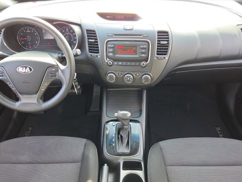 Used 2017 Kia Forte LX image 14
