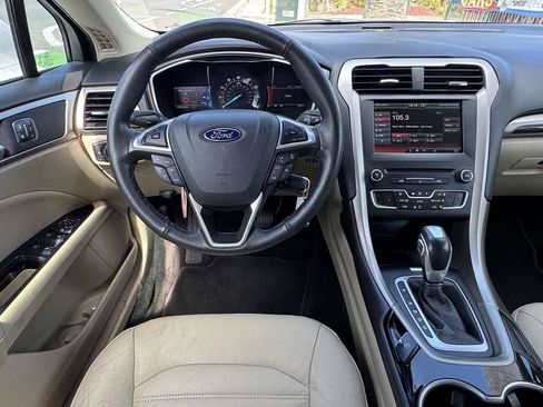 Used 2016 Ford Fusion SE w/ Equipment Group 202A FWD image 21