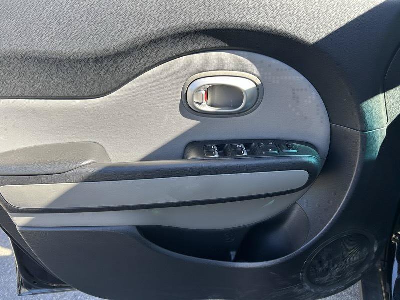 Used 2017 Kia Soul FWD image 7