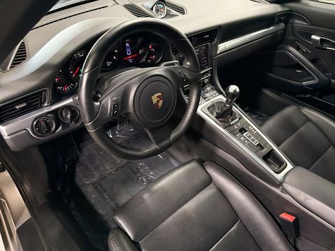 Used 2012 Porsche 911 Carrera image 4
