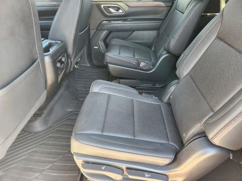 Used 2023 Chevrolet Suburban High Country AWD/4WD image 27