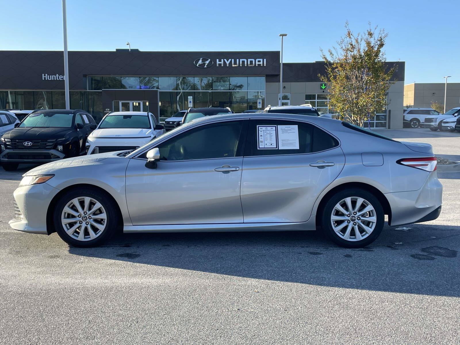 Used 2020 Toyota Camry LE FWD image 24