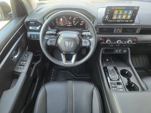 Certified 2025 Honda Pilot EX-L image 10