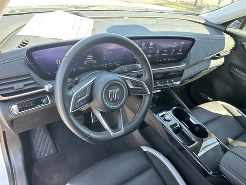 Used 2025 Buick Envision Sport Touring image 21