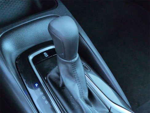 Used 2025 Toyota Corolla LE image 23